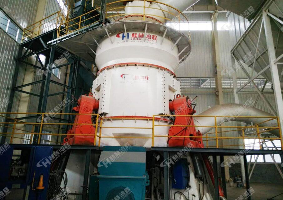 桂林鸿程立式磨粉机HLM系列2400设备图