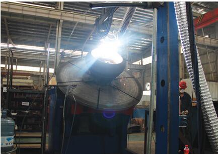 桂林鸿程立式磨粉机磨辊堆焊现场图
