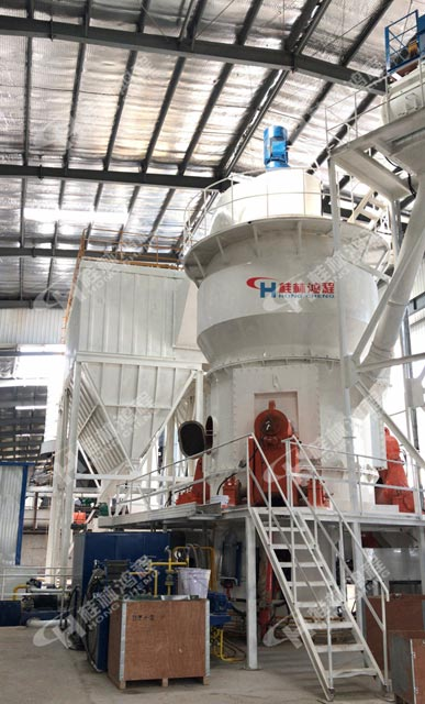 白云石干磨，立式磨粉机，白云石磨粉机，立磨，磨粉机厂家，客户现场