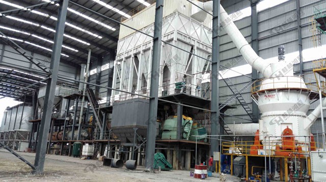 铝矾土粉磨设备HLM2400立式磨粉机 磨铝矾土生料250目D95时产40-45吨