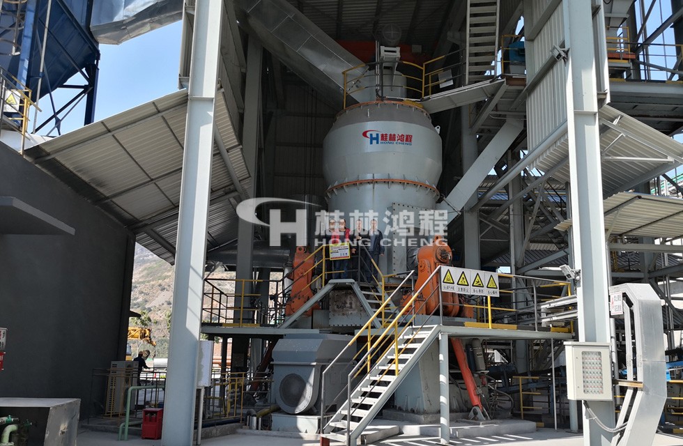     钾长石磨粉机厂家 桂林鸿程HLM立式磨粉机