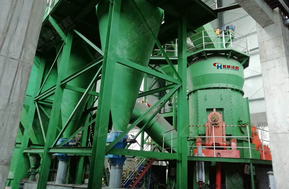 磨锰矿客户订购一台HLM2000立式磨粉...