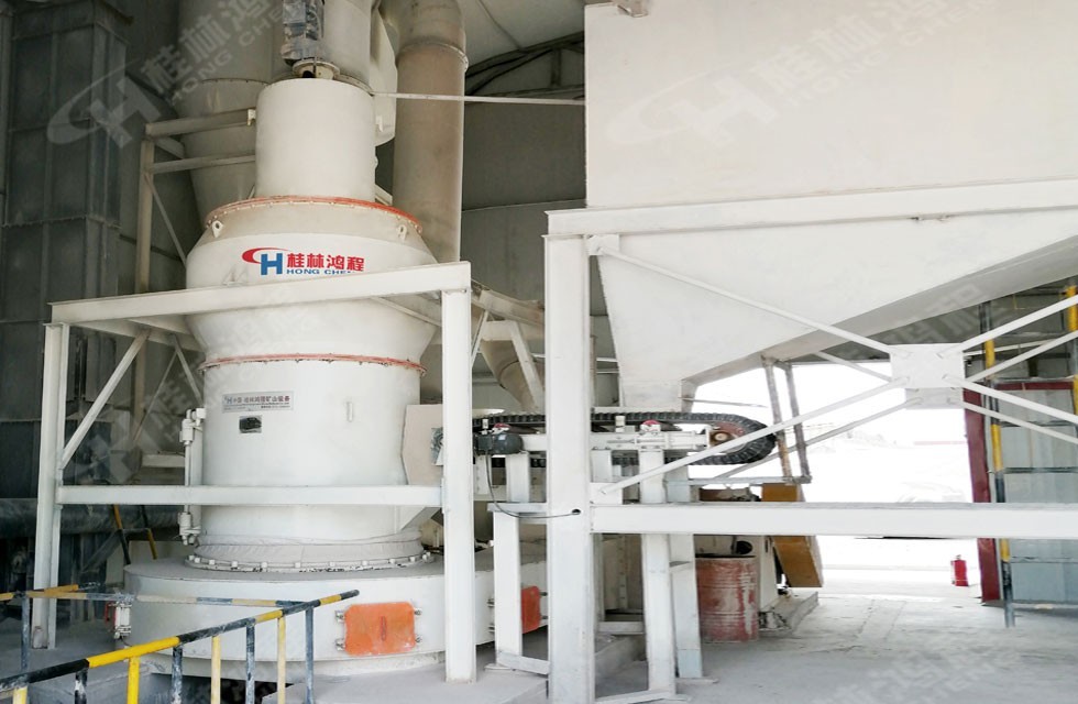 石灰岩磨机hc1700型摆式磨粉机新疆客户项目