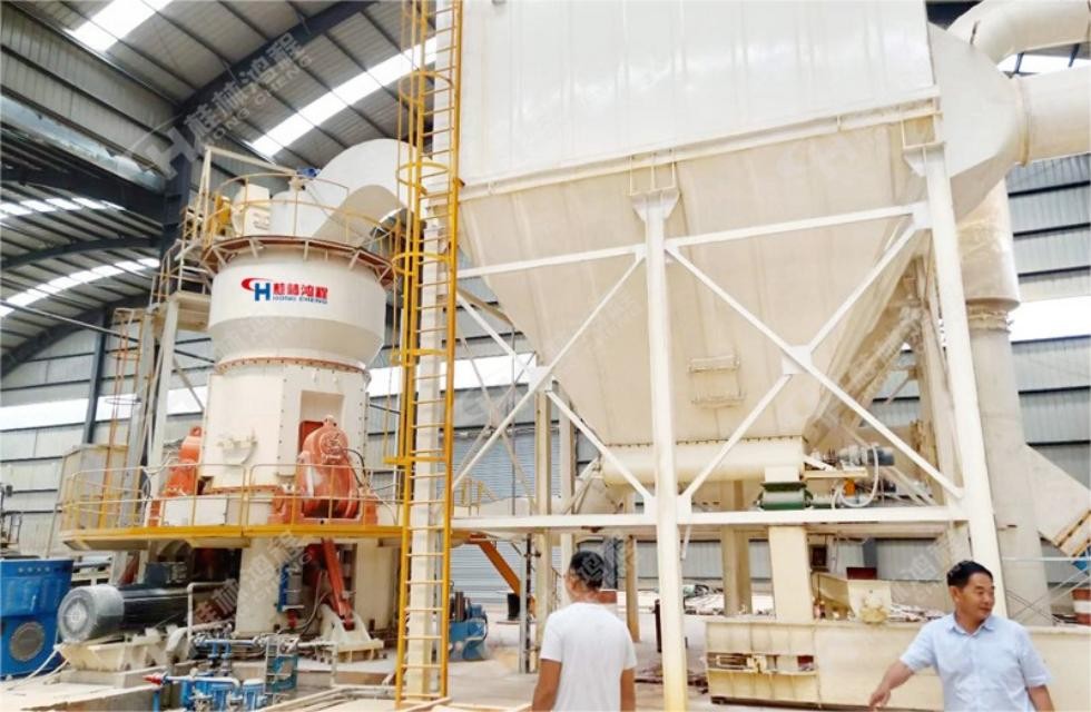 时产32吨石灰石磨粉项目HLM1700立式磨粉机