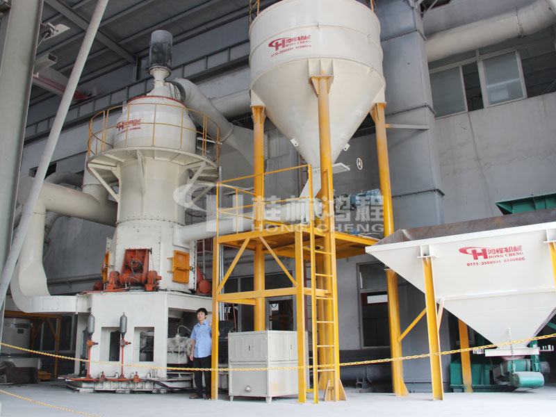 脱硫石膏粉，超细磨粉机，石膏磨粉机，超细立磨，超细立式磨粉机，磨粉机械，磨粉设备，桂林鸿程