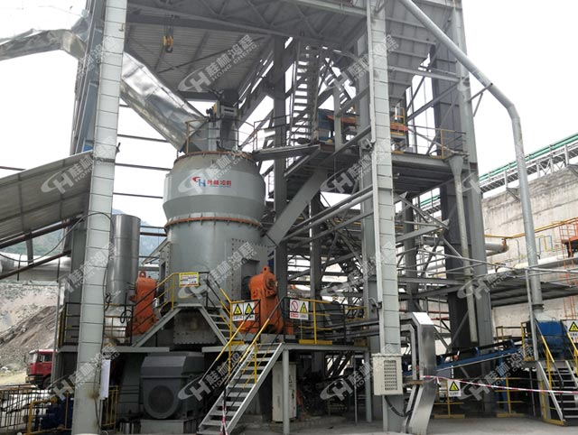 萤石干磨粉，萤石磨粉机，立式磨粉机，客户现场