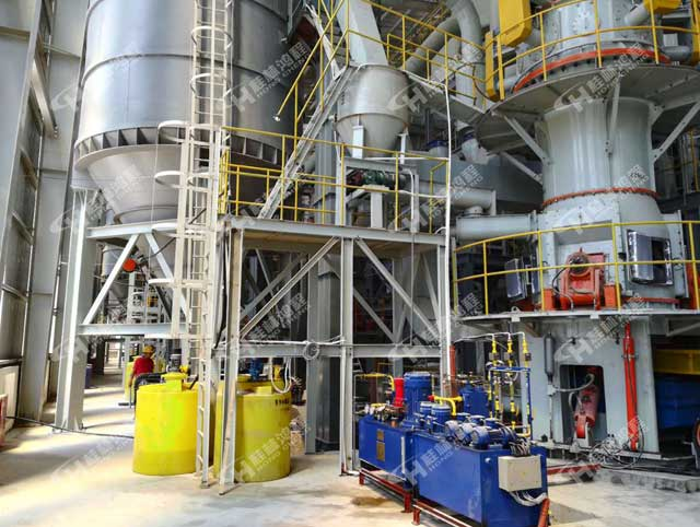 硅藻土的成分，硅藻土磨粉机，超细磨粉机，超细立磨，超细立式磨粉机，磨粉机厂家，磨粉机价格