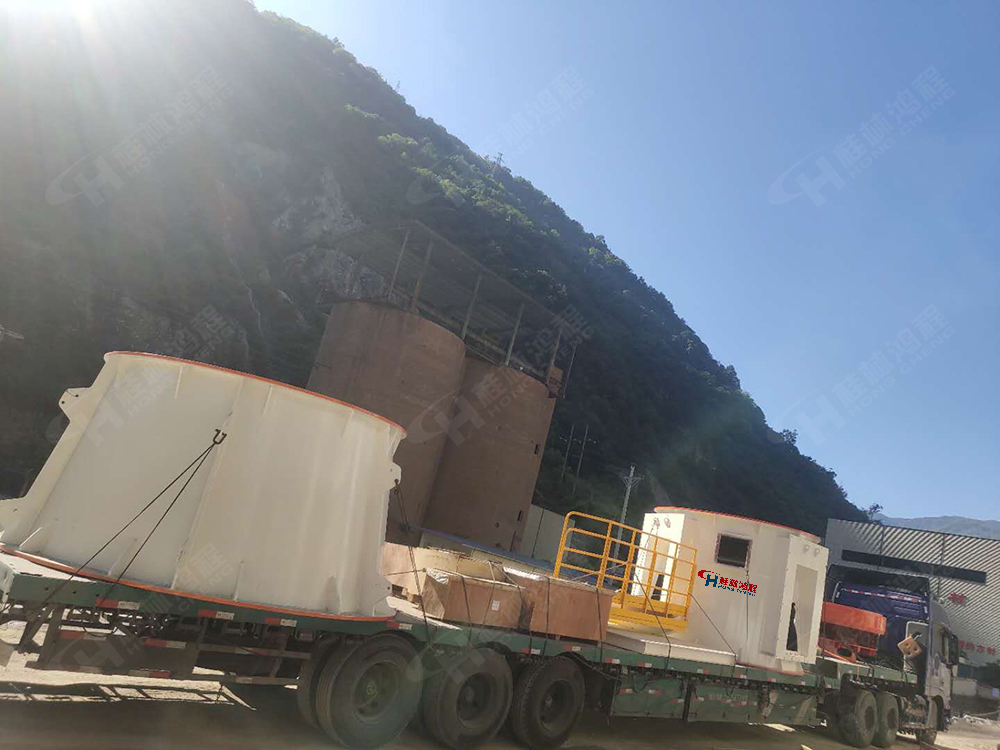 国内某碳酸钙企业迎来三台HLMX1700超细磨粉机立式磨粉机和HC1900大型雷蒙磨安装工程顺利开展喜讯！
