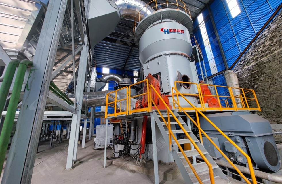 白云岩立式磨机厂家立式磨粉机案例现场图